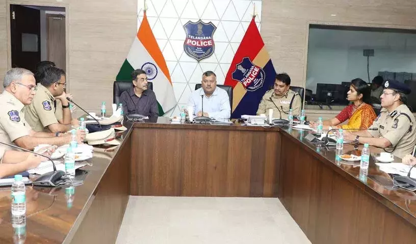 Telangana में जल्द ही पर्यटक पुलिस की स्थापना की जाएगी.. डीजीपी जितेंद्र ने किया खुलासा Telangana में जल्द ही पर्यटक पुलिस की स्थापना की जाएगी.. डीजीपी जितेंद्र ने किया खुलासा