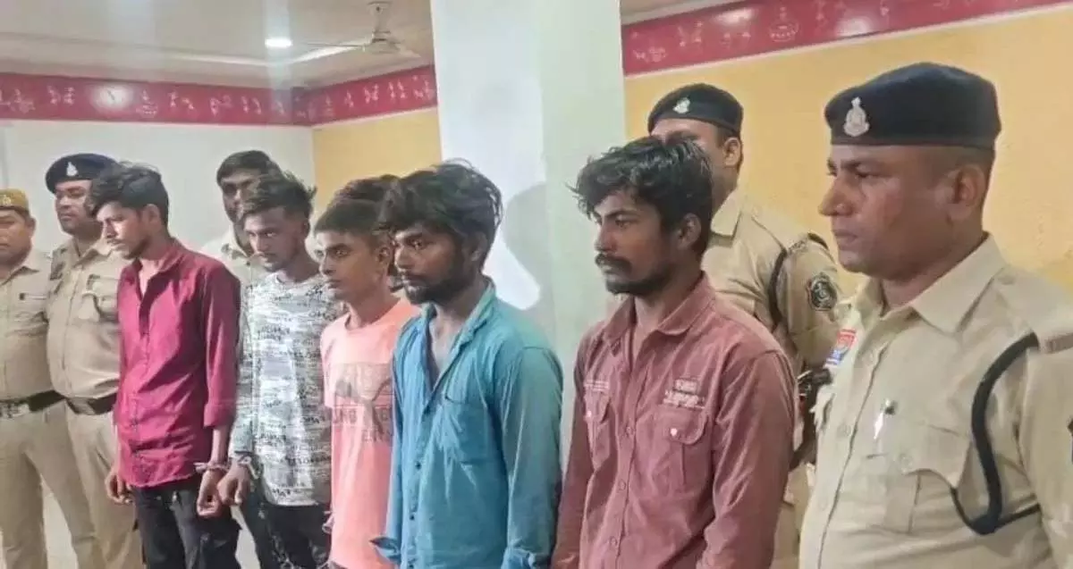आरंग हत्याकांड: पैसों के लेन-देन में 6 आरोपी गिरफ्तार, गमछे से गला घोंटकर की थी हत्या आरंग हत्याकांड: पैसों के लेन-देन में 6 आरोपी गिरफ्तार, गमछे से गला घोंटकर की थी हत्या