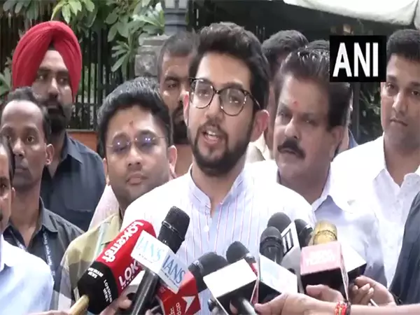 पकड़े जाने के बाद चुनाव आयोग भाग रहा: Aditya Thackeray पकड़े जाने के बाद चुनाव आयोग भाग रहा: Aditya Thackeray