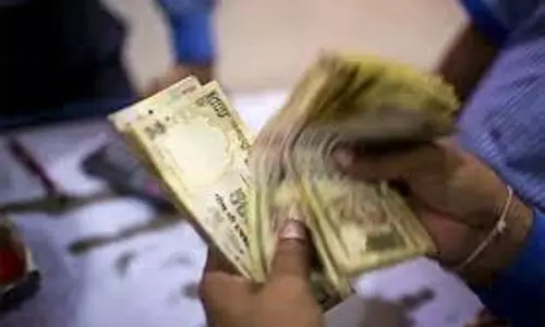 Haryana: मालिक का भरोसा जीतकर मुंशी ने चुराए 70 लाख रुपये Haryana: मालिक का भरोसा जीतकर मुंशी ने चुराए 70 लाख रुपये