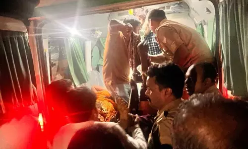 5 यात्रियों की मौत, बस और ट्रक में आमने-सामने की टक्कर