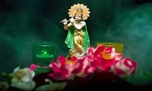 Janmashtami 2025: कान्हा के जन्मोत्सव पर जरूर करें इस खास चालीसा का पाठ