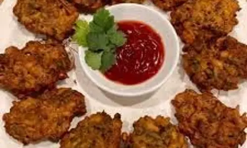 Sprouted Pakoras: स्वस्थ और कुरकुरे अंकुरित पकोड़े