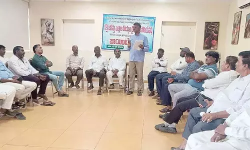 झींगा farmers ने सरकार से मदद की गुहार लगाई