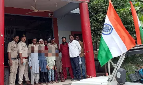 Bhopal : 5 घंटे में 4 लापता नाबालिग मदरसा छात्रों को बचाया गया Bhopal : 5 घंटे में 4 लापता नाबालिग मदरसा छात्रों को बचाया गया