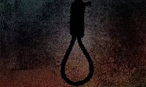 Indore : अलग-अलग घटनाओं में किशोर समेत चार लोगों ने की आत्महत्या