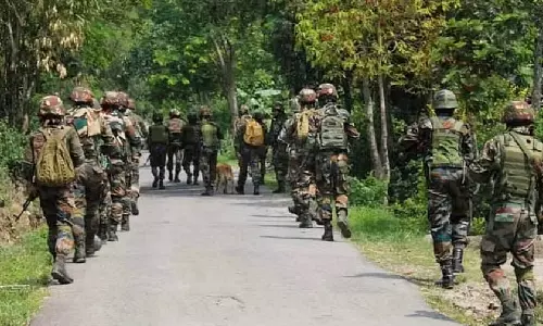 Srinagar: आतंकवाद-रोधी अभियान कुलगाम में 13वें दिन भी सक्रिय Srinagar: आतंकवाद-रोधी अभियान कुलगाम में 13वें दिन भी सक्रिय