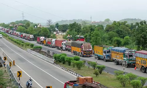 Jammu: राष्ट्रीय राजमार्ग और मुगल रोड पर वाहनों का संचालन जारी