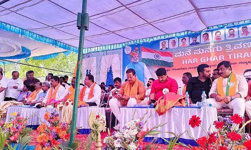 Chikkaballapura : विदुरस्वत्था में हर घर तिरंगा यात्रा