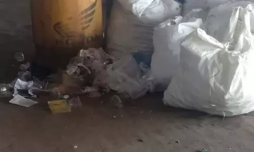 Robertsonpet : बस स्टॉप पर साफ़-सफ़ाई की कमी