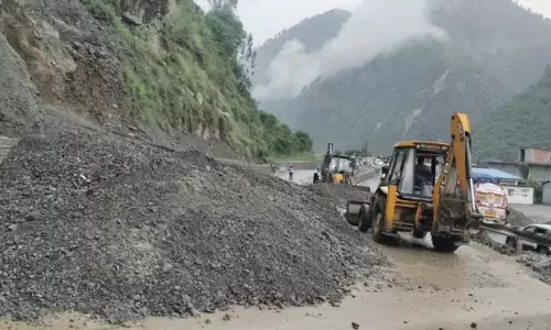 Rajouri पीर पंजाल में बारिश से जनजीवन अस्त-व्यस्त