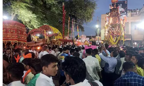 Karnataka : भगवान मल्लिकार्जुन के उत्सव में रथ उत्सव Karnataka : भगवान मल्लिकार्जुन के उत्सव में रथ उत्सव