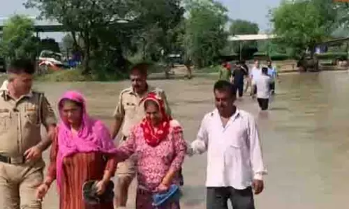 कांगड़ा के बाढ़ प्रभावित इलाकों पर कड़ी नजर, DC ने प्रभावित इलाकों का निरीक्षण किया कांगड़ा के बाढ़ प्रभावित इलाकों पर कड़ी नजर, DC ने प्रभावित इलाकों का निरीक्षण किया
