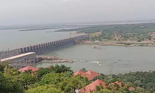 Karnataka : अलमट्टी जलाशय में पानी का प्रवाह कम हो गया Karnataka : अलमट्टी जलाशय में पानी का प्रवाह कम हो गया