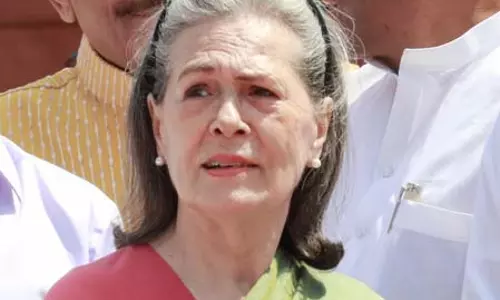 सोनिया गांधी पर गंभीर आरोप, भारतीय नागरिक बनने से पहले ही बन गईं थीं वोटर
