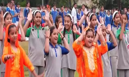 Udhampur में स्कूली छात्र 79वें स्वतंत्रता दिवस की तैयारी में जुटे