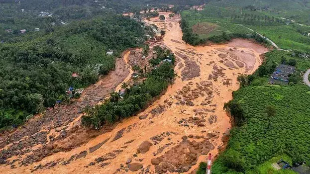 Kerala: HC ने केंद्र को वायनाड सुपरमार्केट के कर्ज माफ करने का आखिरी मौका दिया Kerala: HC ने केंद्र को वायनाड सुपरमार्केट के कर्ज माफ करने का आखिरी मौका दिया
