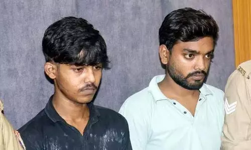 Ghaziabad: कैब चुराकर बॉस का अपहरण करने निकले, पुलिस ने पकड़ा Ghaziabad: कैब चुराकर बॉस का अपहरण करने निकले, पुलिस ने पकड़ा