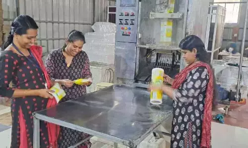 नारियल तेल भंडारण सुविधा पर छापा; 5800 लीटर घटिया नारियल तेल जब्त नारियल तेल भंडारण सुविधा पर छापा; 5800 लीटर घटिया नारियल तेल जब्त