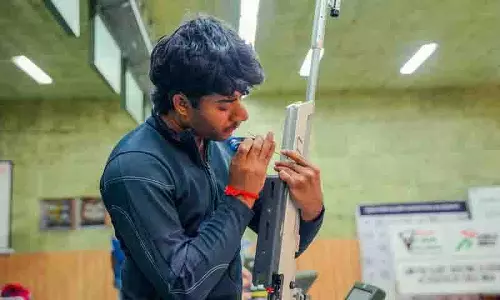 Hyderabad में भारी बारिश का अनुमान, नागरिकों को वाहनों की आवाजाही सीमित रखने की सलाह Hyderabad में भारी बारिश का अनुमान, नागरिकों को वाहनों की आवाजाही सीमित रखने की सलाह
