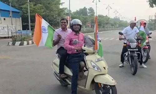 Odisha : संबलपुर में राष्ट्रीय गौरव की प्रेरणा के लिए तिरंगा बाइक रैली