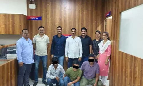 14 साल की लड़की को वेश्यावृत्ति में धकेला, कई बार बलात्कार का आरोप 14 साल की लड़की को वेश्यावृत्ति में धकेला, कई बार बलात्कार का आरोप