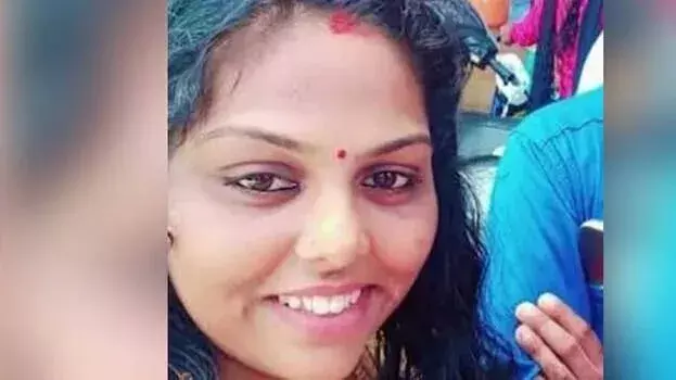 Kerala: महिला ने बच्चों के साथ कुएँ में छलांग लगाई, बेटे की मौत के बाद रिमांड पर Kerala: महिला ने बच्चों के साथ कुएँ में छलांग लगाई, बेटे की मौत के बाद रिमांड पर