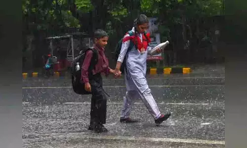 Hyderabad में अभिभावकों ने स्कूलों में आधे दिन की छुट्टी की आलोचना की Hyderabad में अभिभावकों ने स्कूलों में आधे दिन की छुट्टी की आलोचना की