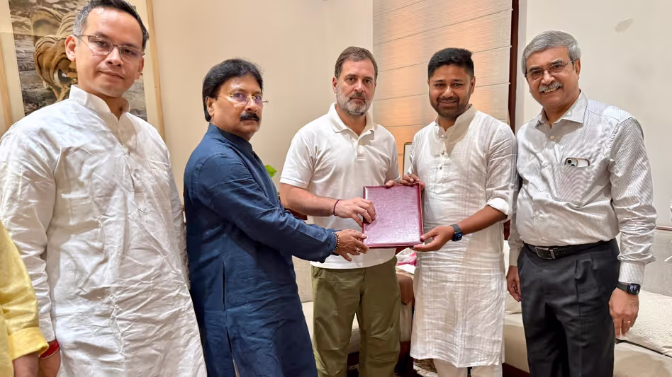 Assam समझौते और विदेशियों के निष्कासन के मुद्दे उठाने का आग्रह किया Assam समझौते और विदेशियों के निष्कासन के मुद्दे उठाने का आग्रह किया