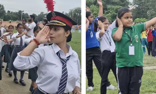 Kathua: एडीसी ने 79वें स्वतंत्रता दिवस समारोह की रिहर्सल देखी Kathua: एडीसी ने 79वें स्वतंत्रता दिवस समारोह की रिहर्सल देखी