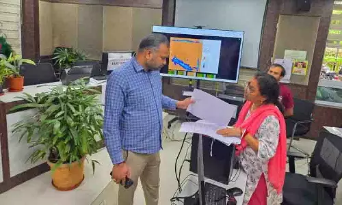 GHMC ने बारिश संबंधी सलाह जारी की और निवासियों से घर के अंदर रहने का आग्रह किया GHMC ने बारिश संबंधी सलाह जारी की और निवासियों से घर के अंदर रहने का आग्रह किया