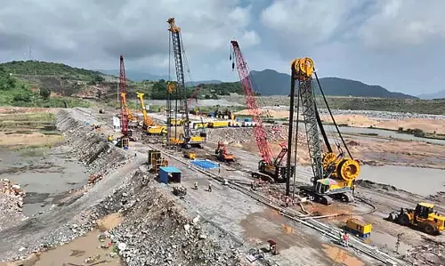 Andhra : पोलावरम परियोजना के तहत बनाई जा रही नई डायाफ्राम दीवार