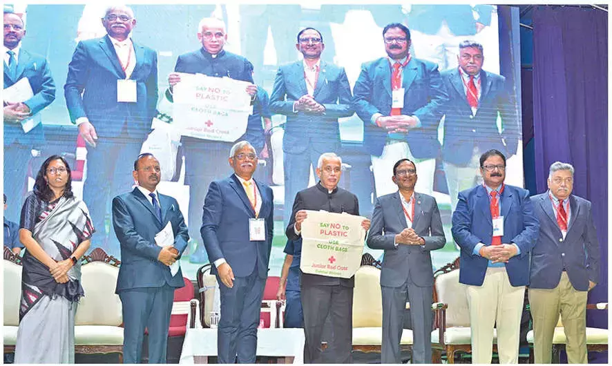 Governor ने जलवायु कार्य योजना और प्लास्टिक मुक्त अमरावती अभियान शुरू किया Governor ने जलवायु कार्य योजना और प्लास्टिक मुक्त अमरावती अभियान शुरू किया