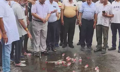 Jalandhar: खेल उद्योग संघ अमेरिकी उत्पादों के बहिष्कार के पक्ष में Jalandhar: खेल उद्योग संघ अमेरिकी उत्पादों के बहिष्कार के पक्ष में