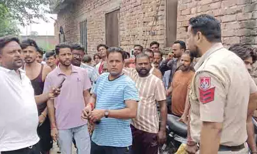 Hoshiarpur: दो घरों से गोमांस बरामद, दो हिरासत में Hoshiarpur: दो घरों से गोमांस बरामद, दो हिरासत में