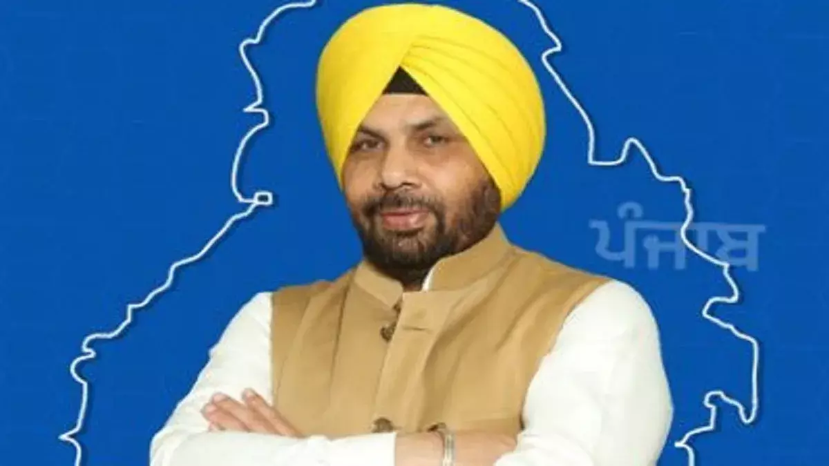 पंजाब के मंत्री हरभजन सिंह ईटीओ ने मोहाली में PWD कार्यालयों का औचक दौरा किया पंजाब के मंत्री हरभजन सिंह ईटीओ ने मोहाली में PWD कार्यालयों का औचक दौरा किया