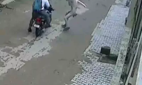 Samrala में पड़ोसी ने वकील और उसके रिश्तेदार पर तलवार से हमला किया