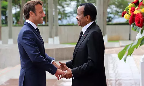 Macron ने कैमरून की स्वतंत्रता के खिलाफ दमनकारी युद्ध में फ्रांस की भूमिका को किया स्वीकार
