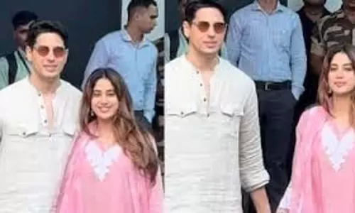 Param Sundari प्रमोशन में चमके जान्हवी और सिद्धार्थ Param Sundari प्रमोशन में चमके जान्हवी और सिद्धार्थ