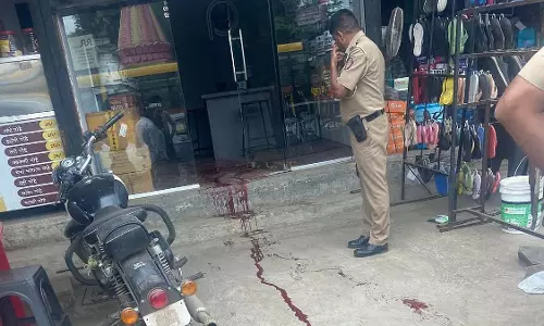Dighi : दुकान मालिकों की विवाद के बाद लोहे की रॉड से हत्या Dighi : दुकान मालिकों की विवाद के बाद लोहे की रॉड से हत्या