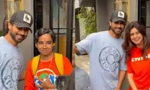 Shahid Kapoor: महिला प्रशंसकों के साथ मुस्कुराते हुए खिंचवाई तस्वीरें