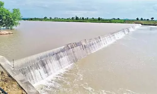मंजीरा बांध से राहत के लिए पानी छोड़ेगी HMWSSB, हाई अलर्ट जारी मंजीरा बांध से राहत के लिए पानी छोड़ेगी HMWSSB, हाई अलर्ट जारी