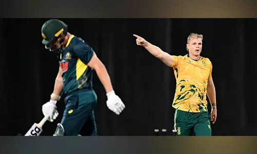 Australia के खिलाफ दूसरे टी20 मैच में कोर्बिन बॉश को मैदान से बाहर भेजने के लिए दंडित किया गया Australia के खिलाफ दूसरे टी20 मैच में कोर्बिन बॉश को मैदान से बाहर भेजने के लिए दंडित किया गया