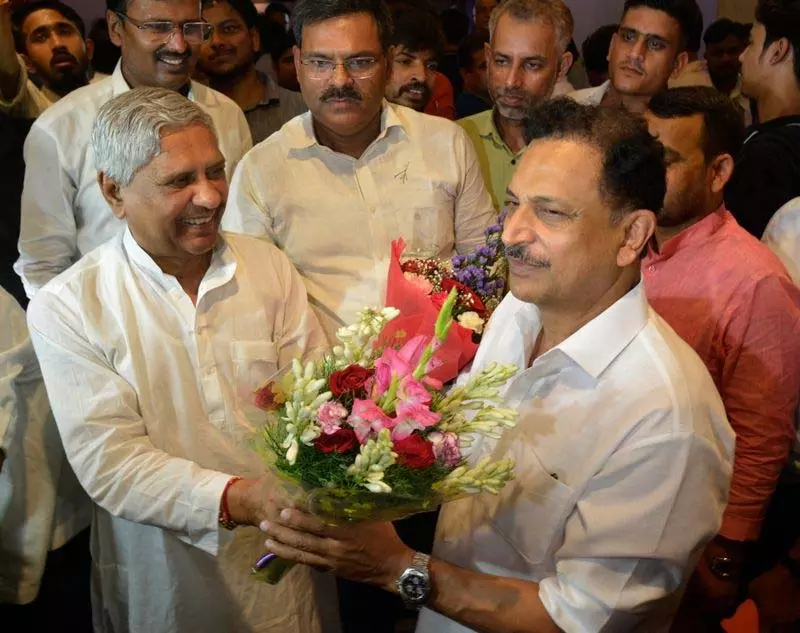 Delhi भाजपा अंतर्कलह में रूडी ने पाया कॉन्स्टिट्यूशन क्लब का शीर्ष पद Delhi भाजपा अंतर्कलह में रूडी ने पाया कॉन्स्टिट्यूशन क्लब का शीर्ष पद