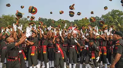 Uttarakhand : कैबिनेट ने पूर्व अग्निवीरों के लिए वर्दीधारी पदों पर 10% आरक्षण को मंजूरी दी Uttarakhand : कैबिनेट ने पूर्व अग्निवीरों के लिए वर्दीधारी पदों पर 10% आरक्षण को मंजूरी दी