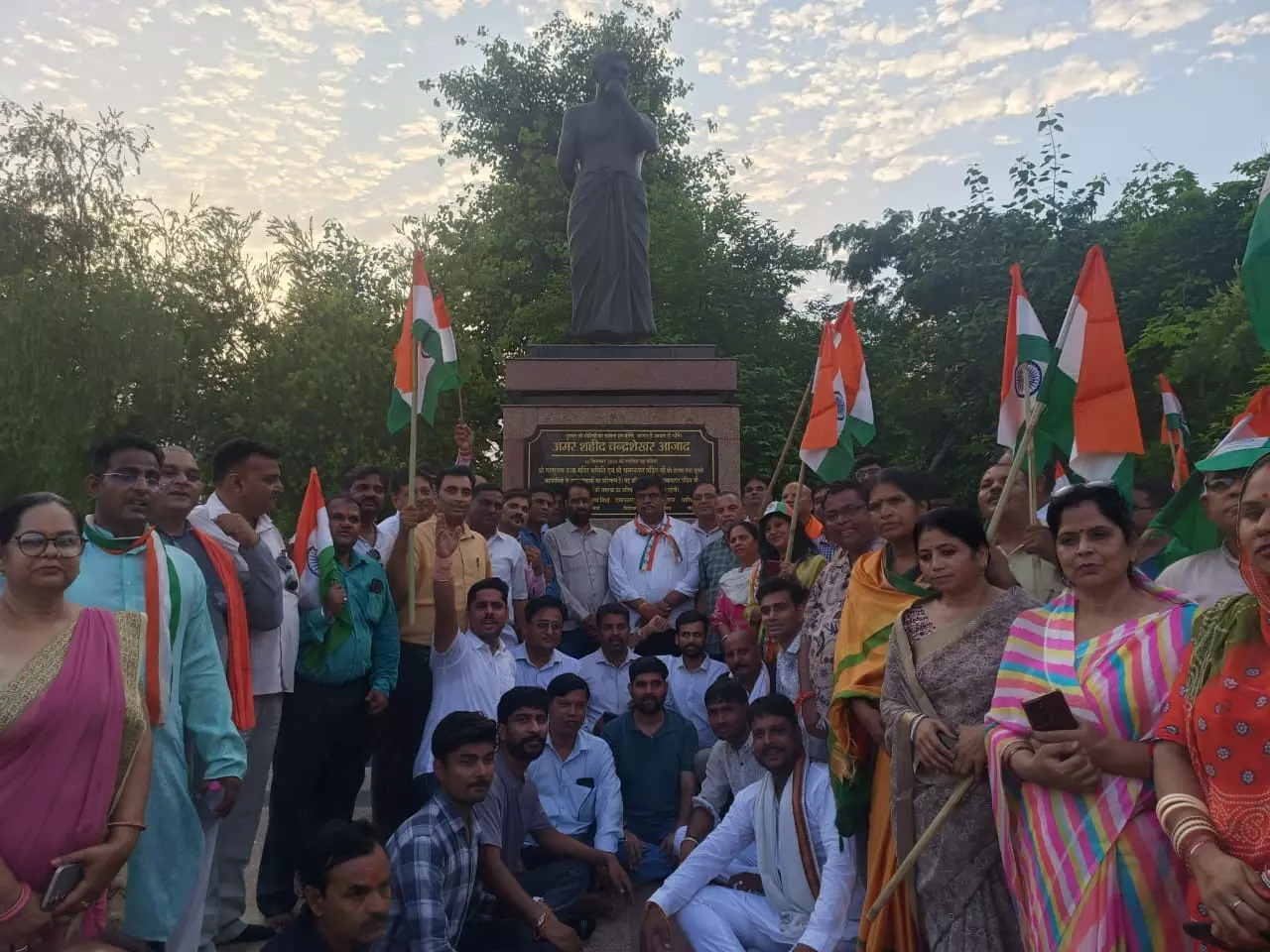 Jaipur: वन राज्यमंत्री संजय शर्मा ने तिरंगा रैली से दिया राष्ट्रप्रेम का संदेश Jaipur: वन राज्यमंत्री संजय शर्मा ने तिरंगा रैली से दिया राष्ट्रप्रेम का संदेश