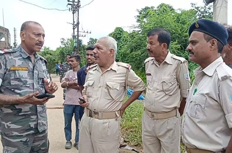 शख्स ने पत्नी की धारदार हथियार से कर दी हत्या, फिर कर ली खुदकुशी शख्स ने पत्नी की धारदार हथियार से कर दी हत्या, फिर कर ली खुदकुशी