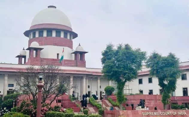 बंगाली भाषी प्रवासी मजदूरों की हिरासत पर सुप्रीम कोर्ट की सख्ती बंगाली भाषी प्रवासी मजदूरों की हिरासत पर सुप्रीम कोर्ट की सख्ती