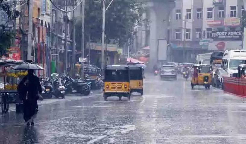 Hyderabad के बाहरी इलाकों में भारी बारिश, अगले 48 घंटों में और बारिश की संभावना Hyderabad के बाहरी इलाकों में भारी बारिश, अगले 48 घंटों में और बारिश की संभावना