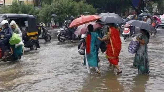 Kerala: तेज हवाओं के साथ बारिश; छह जिलों में चेतावनी Kerala: तेज हवाओं के साथ बारिश; छह जिलों में चेतावनी